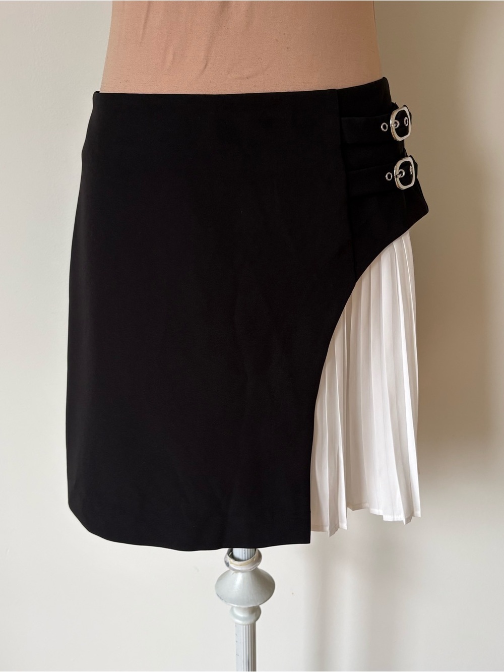 Torn by Ronny Kobo Lana Black White Pleated Asymmetrical Buckle Mini Skirt NWT M